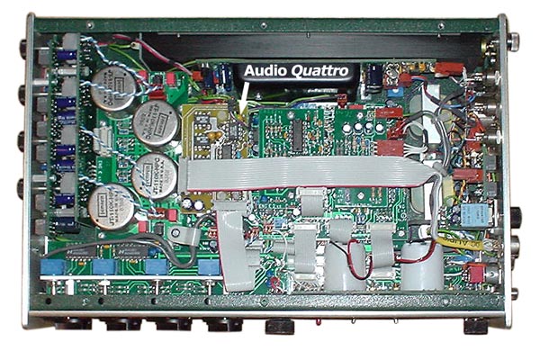 Electronique intérieure COOPER CS 104 mixette 4 entrées 4 sorties directes avec AudioQuattro et emplacement fusible principal