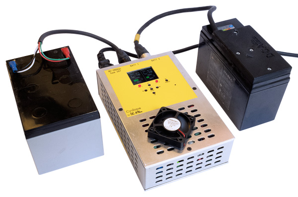 DC AUDIOVISUEL CYCLOPE chargeur universel + batterie plomb + batterie LiFe