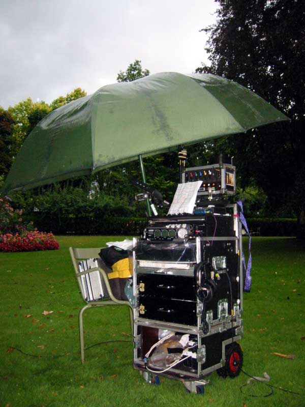DC AUDIOVISUEL Sound Cart under the Rain