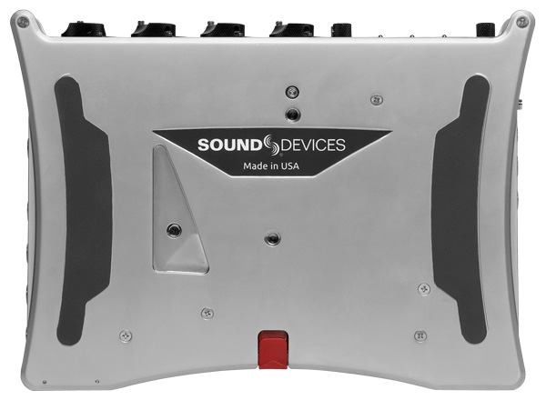 Face inférieure SOUND DEVICES 888 mixette-enregistreur