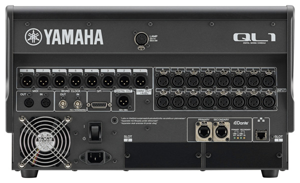 Face arrière YAMAHA QL1 console numérique